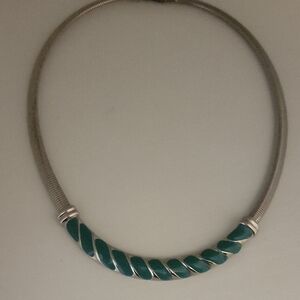 Chic Silver tone and Green Enamel Twisted choker Necklace